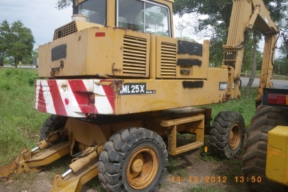 รถขุดล้อยาง