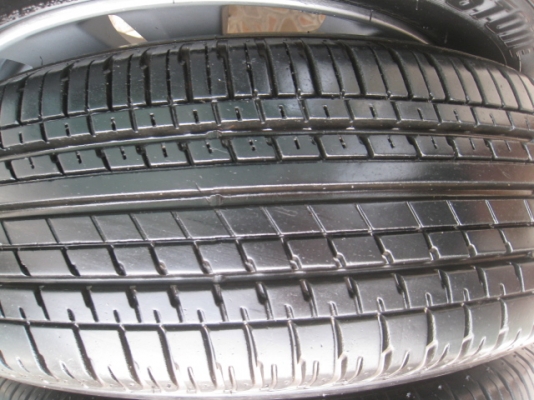 ขายล้อแม็ก city 15" พร้อมยางปี13 สนใจติดต่อเล็กคลองสามครับ 081-3747940