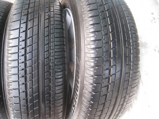 ขายล้อแม็ก city 15" พร้อมยางปี13 สนใจติดต่อเล็กคลองสามครับ 081-3747940