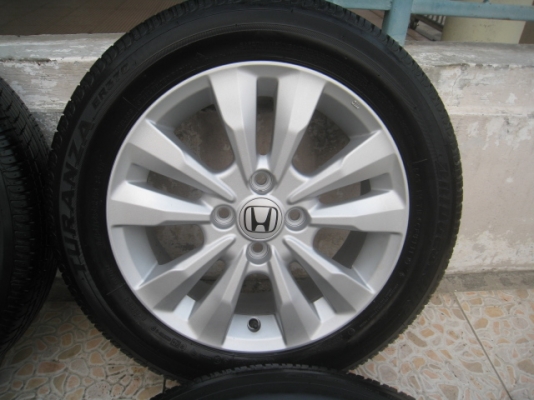 ขายล้อแม็ก city 15" พร้อมยางปี13 สนใจติดต่อเล็กคลองสามครับ 081-3747940