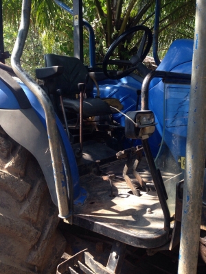 ขายรถไถ2เพลา New HoIIand TD95D เครื่อง 95 แรงม้า สวยเดิม สนใจโทร 081-970-1072