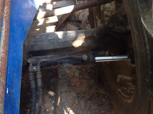 ขายรถไถ2เพลา New HoIIand TD95D เครื่อง 95 แรงม้า สวยเดิม สนใจโทร 081-970-1072