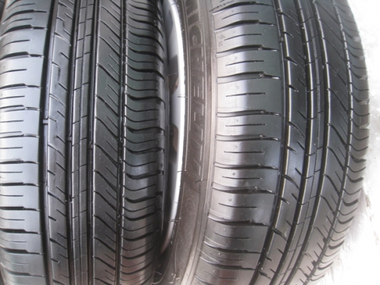 ขายล้อแม็ก ford fiesta 15" พร้อมยางปี13 สนใจติดต่อเล็กคลองสามครับ 081-3747940