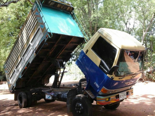 รถ 6 ล้อ hino Super เสี่ย ดั้ม เกษตร