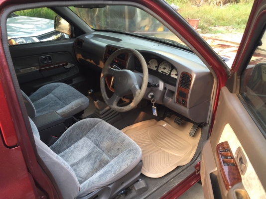 ขาย ฟอนเทีย 4 ประตู. ปี2000 ขาย ฟอนเทีย 4 ประตู. ปี2000