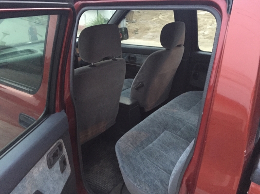 ขาย ฟอนเทีย 4 ประตู. ปี2000 ขาย ฟอนเทีย 4 ประตู. ปี2000