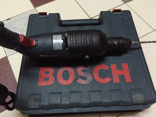 ขายสว่านไฟฟ้าระบบโรตารี่เจาะกระแทกปูนยี่ห้อBoschยกกล่องสภาพพร้อมใช้งานครับ