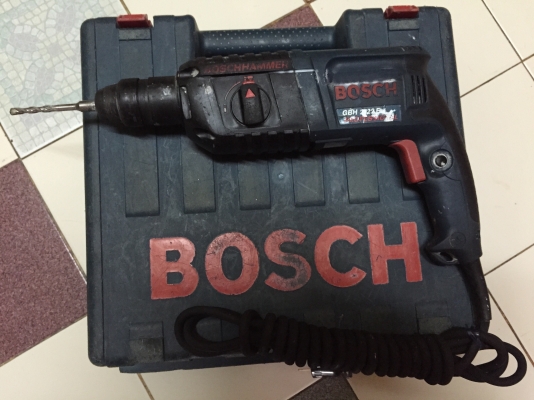 ขายสว่านไฟฟ้าระบบโรตารี่เจาะกระแทกปูนยี่ห้อBoschยกกล่องสภาพพร้อมใช้งานครับ