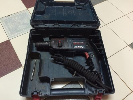 ขายสว่านไฟฟ้าระบบโรตารี่เจาะกระแทกปูนยี่ห้อBoschยกกล่องสภาพพร้อมใช้งานครับ