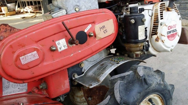 รถพรวนดิน MITSUBISHI รุ่น MM55 เก่าญี่ปุ่น เครื่องยนต์ติดง่าย มีเกียแบบตีเดินหน้าและเกียตีถอยหลัง รถพรวนดิน MITSUBISHI รุ่น MM55 เก่าญี่ปุ่น เครื่องยนต์ติดง่าย มีเกียแบบตีเดินหน้าและเกียตีถอยหลัง