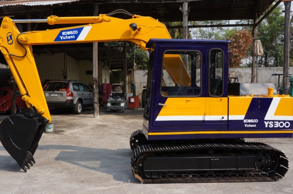ขายรถขุด KOBELCO YUTANI YS300 เก่านอก ขายรถขุด KOBELCO YUTANI YS300 เก่านอก