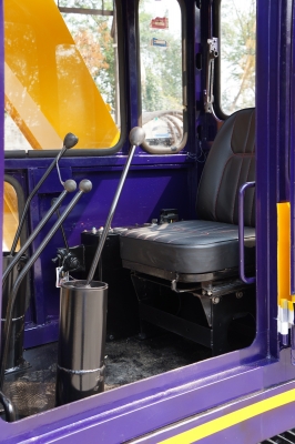 ขายรถขุด KOBELCO YUTANI YS300 เก่านอก ขายรถขุด KOBELCO YUTANI YS300 เก่านอก