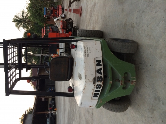 รถยกนิสสัน2