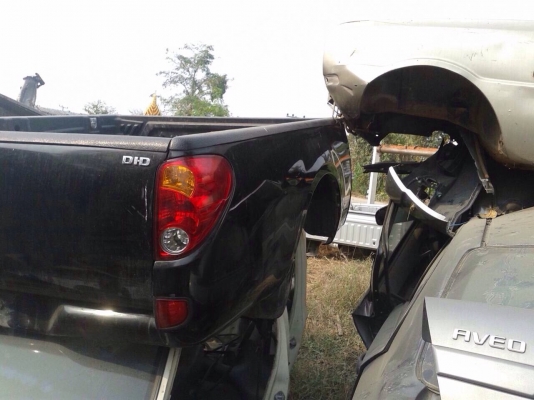 กระบะไทรทั่นเเคป สีดำอุปกรณ์ครบ มีอีกหลายรุ่น