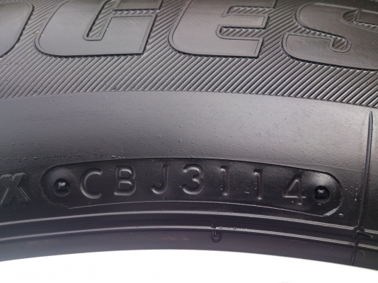 ขายแม็กถอดป้ายแดง ALL NEW  CHEVROLET 6รู ขอบ16 พร้อมยางบริดสโตน215/70R16  ยางสัปดาห์ที่31ปี14 ตุ่มหน้ายางยังอยู่ ใหม่ๆจำนวน  1  ชุด