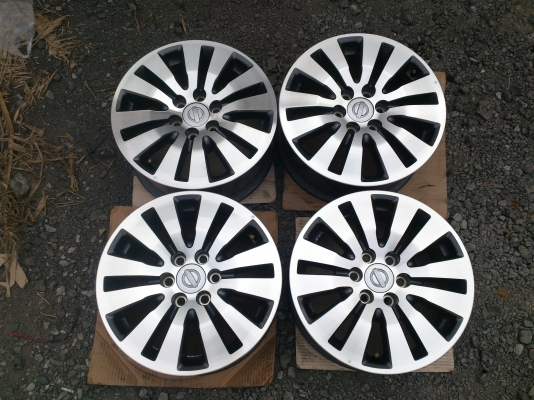 ขายแม็กถอดป้ายแดง 6รูขอบ16 NAVARA 7นิ้ว สวยๆ จำนวน 4  วง