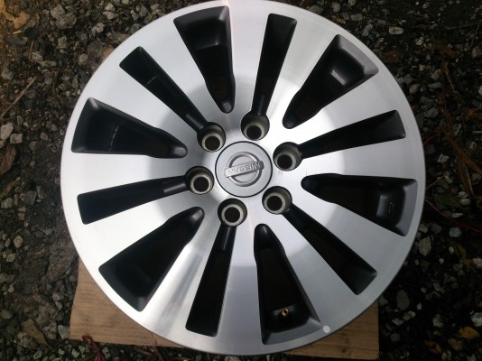 ขายแม็กถอดป้ายแดง 6รูขอบ16 NAVARA 7นิ้ว สวยๆ จำนวน 4  วง