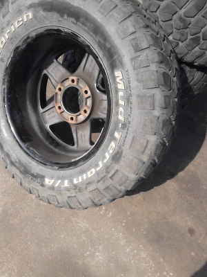 265/70R17 แม๊ก เบ้ดเล่ พร้อมยาง BF Goodrich  MUD -Terrain T/A  ชุด 4  ล้อ  ปี 2012  TEL.081-427-3941