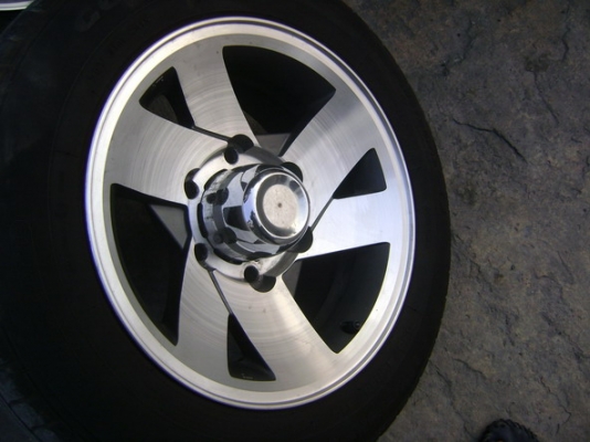 ล้อแม็ก off road สภาพสวยๆแถมยาง