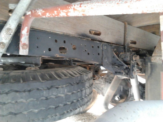 รถบรรทุก 6 ล้อกลาง