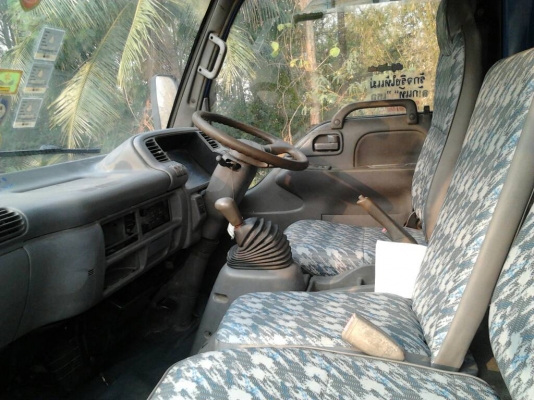 รถบรรทุก 6 ล้อกลาง