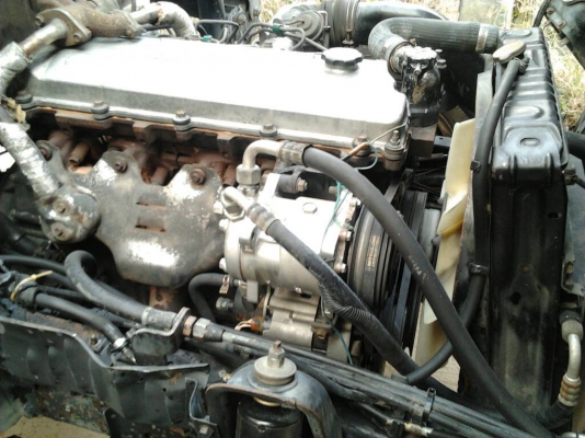 รถบรรทุก 6 ล้อกลาง