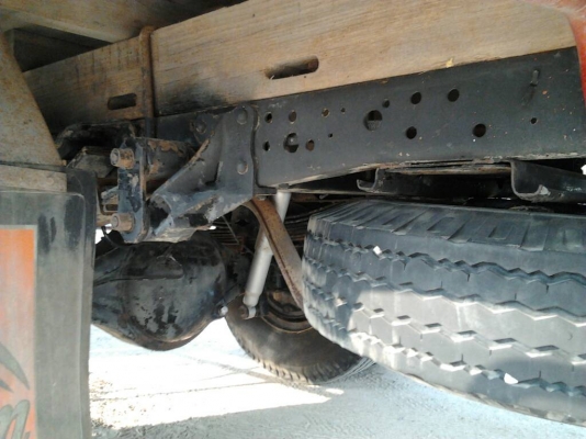 รถบรรทุก 6 ล้อกลาง