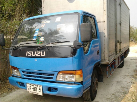 รถบรรทุก 6 ล้อกลาง