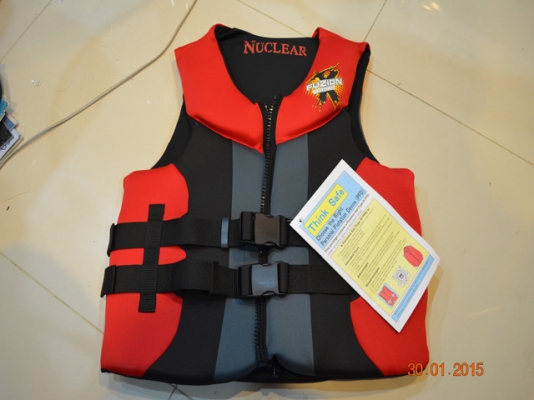 เสื้อชูชีพของ Fuzion Watersports usa