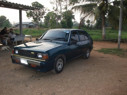 ขายด่วน รถเก๋งมาสด้า คลาสสิค สวยๆ  24000  บาท ติดแก๊ส ลงเล่มแล้ว