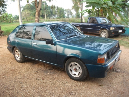 ขายด่วน รถเก๋งมาสด้า คลาสสิค สวยๆ  24000  บาท ติดแก๊ส ลงเล่มแล้ว