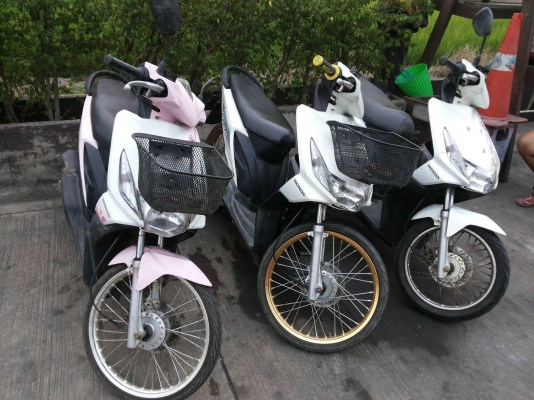 ขายคันละ 9,900 เอกสารพร้อมชุดโอน งดต่อ รถอยู่บางใหญ่ นนทบุรี สนใจโทร 084-3545593 ขายคันละ 9,900 เอกสารพร้อมชุดโอน งดต่อ รถอยู่บางใหญ่ นนทบุรี สนใจโทร 084-3545593