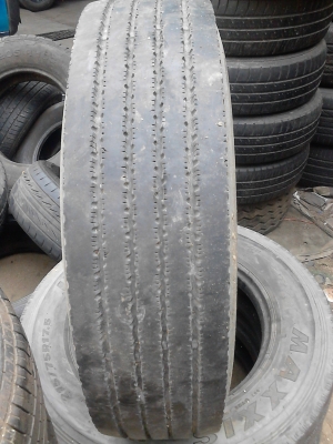 215/75R17.5  MAXXIS   RADIAL  135/133K  TUBELESS   มี 3 เส้น  TEL.081-427-3941