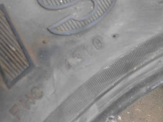 215/75R17.5  MAXXIS   RADIAL  135/133K  TUBELESS   มี 3 เส้น  TEL.081-427-3941