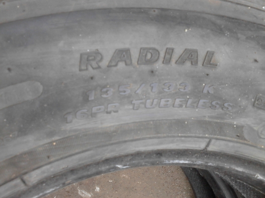 215/75R17.5  MAXXIS   RADIAL  135/133K  TUBELESS   มี 3 เส้น  TEL.081-427-3941