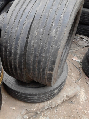 215/75R17.5  MAXXIS   RADIAL  135/133K  TUBELESS   มี 3 เส้น  TEL.081-427-3941