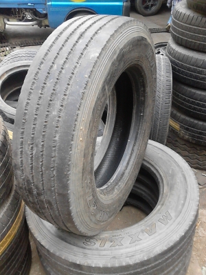 215/75R17.5  MAXXIS   RADIAL  135/133K  TUBELESS   มี 3 เส้น  TEL.081-427-3941