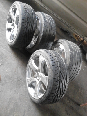 แม๊กขอบ 18 ขนาด 5 รู 114   ชุด 4 ล้อ Tel.081-427-3941