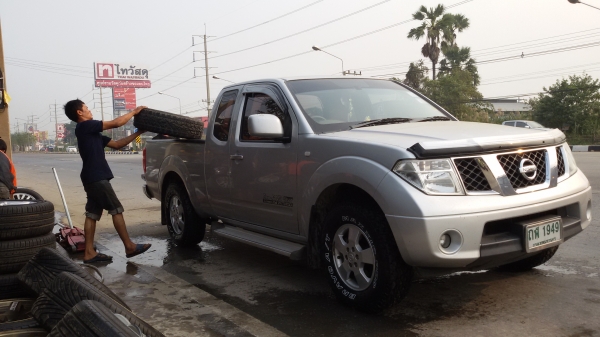 หมดแล้วนะครับ ยางใหม่ 245 70 16 เส้นละ3000