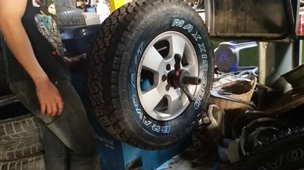 หมดแล้วนะครับ ยางใหม่ 245 70 16 เส้นละ3000