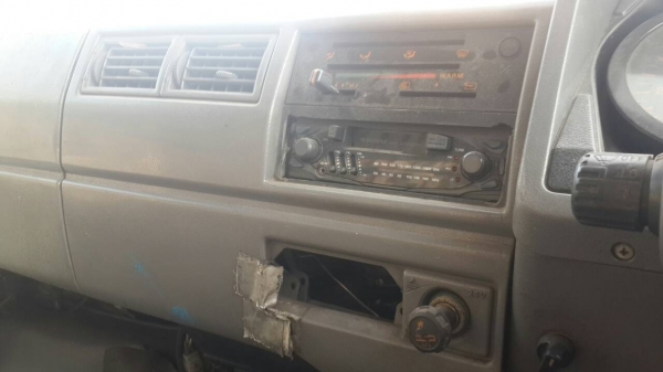 หกล้อ HiNo-FC 120แรง ซุปเปอร์เสี่ย กระจกไฟฟ้า แอร์ พ.เพาเวอร์ สภาพดีพร้อมใช้งาน ช่วงยาว5.50ม ทะเบียนพร้อมโอน