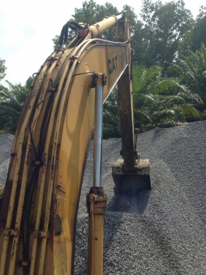 ขายรถแบคโฮ CAT E200B เปลี่ยนเครื่องเป็น 6BG1 พร้อมใช้งาน สนใจโทร 081-970-1072