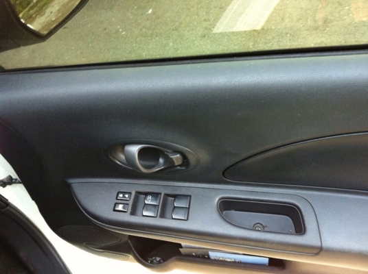 ขายนิสสันมาร์ช ปี 2012