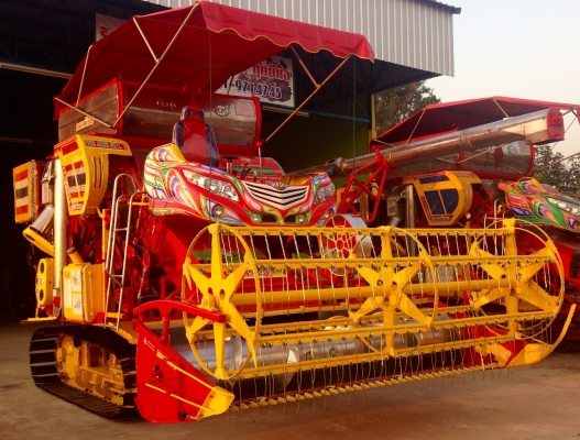 รถเกี่ยวข้าว เกษตรพัฒนา รุ่นจ้าวช้างไวไฟ (1 ธันวาคม ปี 2552)