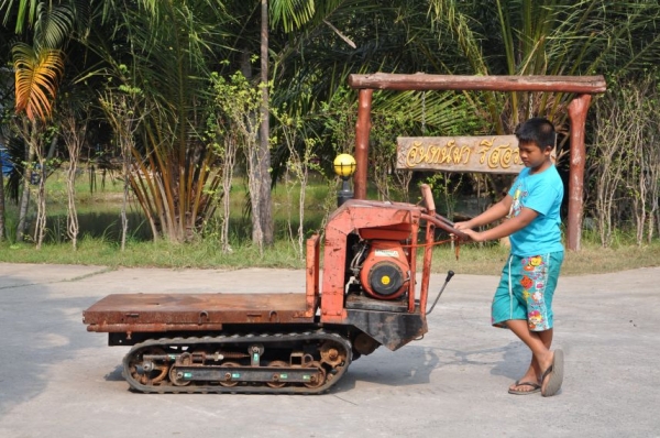 ขายรถบรรทุก ตีนตะขาบMITSUBISHIมีเกียร์ สภาพ เดิมญี่ปุ่น อะเนคประสงค์16,500เท่านั้น!!