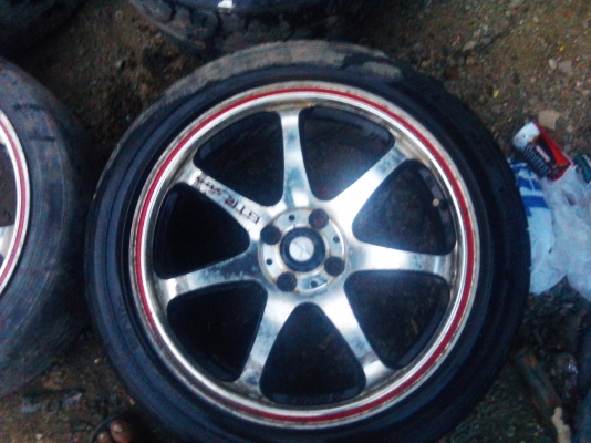 ขายล้อแม็กขอบ17พร้อมยาง4รู100 4วง4500บาท