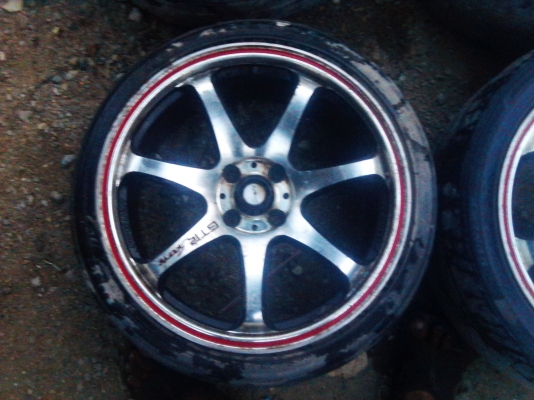 ขายล้อแม็กขอบ17พร้อมยาง4รู100 4วง4500บาท