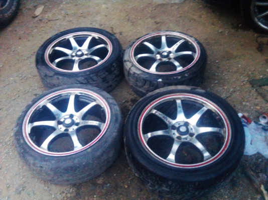 ขายล้อแม็กขอบ17พร้อมยาง4รู100 4วง4500บาท