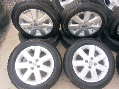 ขายล้อแม็กNISSAN March 15 ยางMICHERLIN XM2 ปี13 4 ล้อ