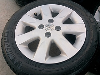 ขายล้อแม็กNISSAN March 15 ยางMICHERLIN XM2 ปี13 4 ล้อ